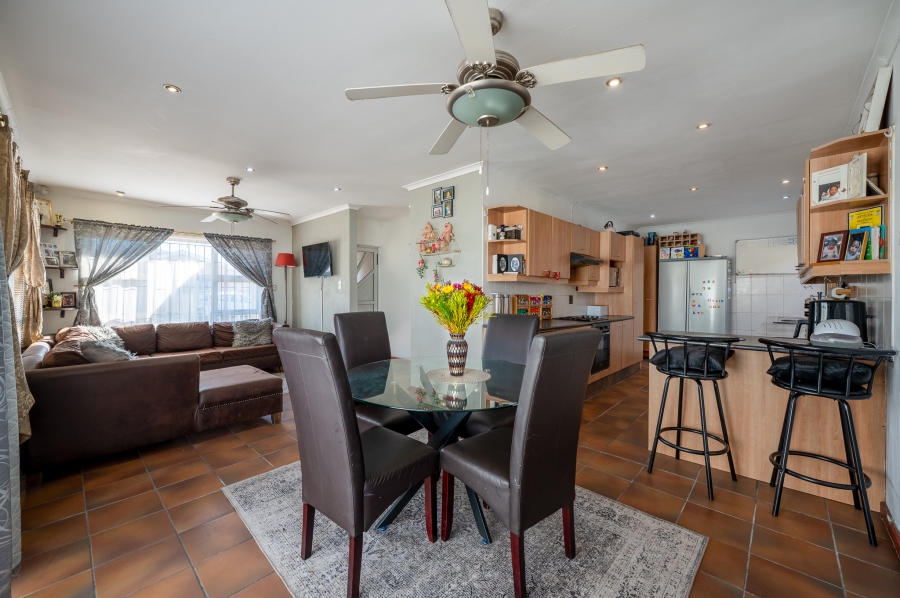 4 Bedroom Property for Sale in Perm Gardens Western Cape